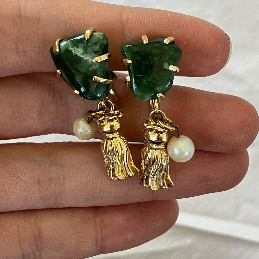 Vintage Green Stone Clip On Earrings